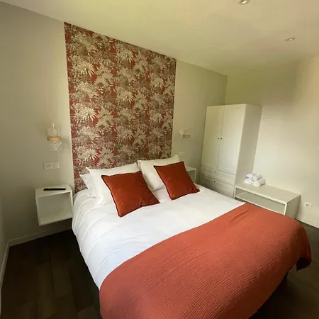 - Les Rivieres Apartahotel