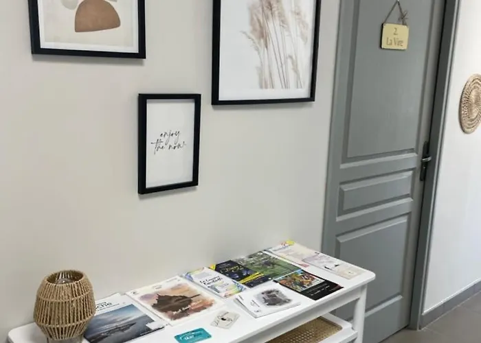 - Les Rivieres Ducey-Les Cheris