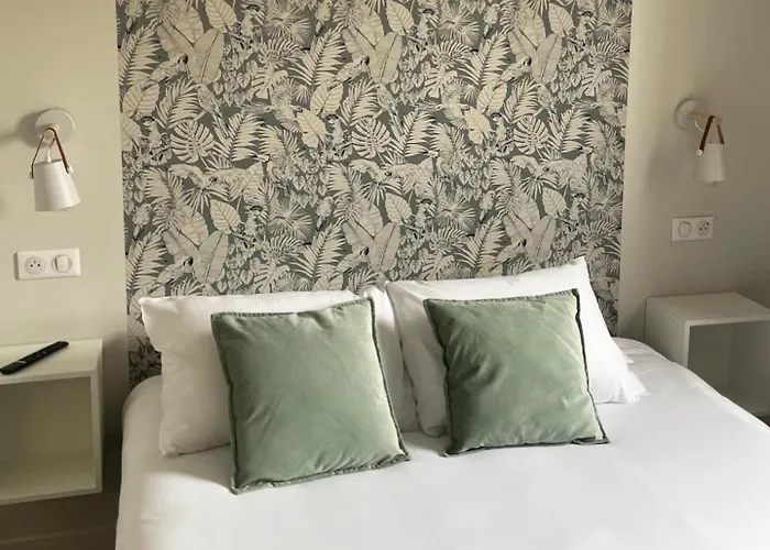 - Les Rivieres 3* Ducey-Les Cheris