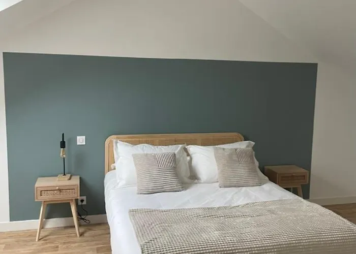 - Les Rivieres Ducey-Les Cheris